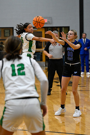 UC Girls BB 1-10-26-17